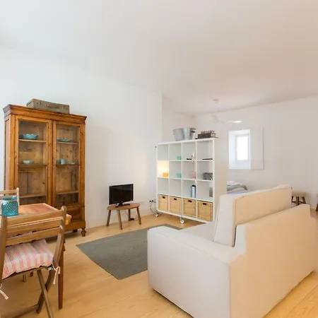 Apartment Superb Flat In Cathedral With River View Lisbon