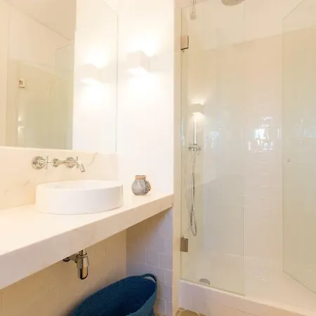 Superb Flat In Cathedral With River View Apartment