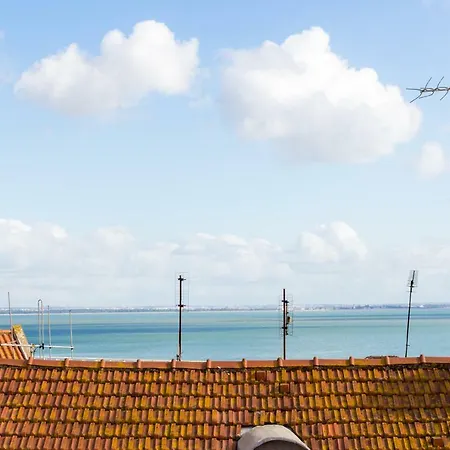 Apartment Superb Flat In Cathedral With River View Lisbon