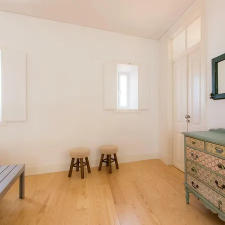 Superb Flat In Cathedral With River View *
